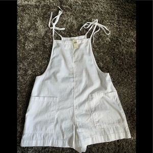 NWT Aerie Romper, white size medium.